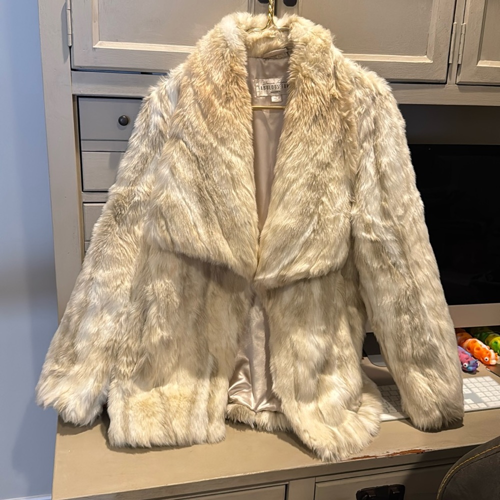 Donna Salyer’s Fabulous Faux Fur mid length jacket coat. Size Large, Like NEW!